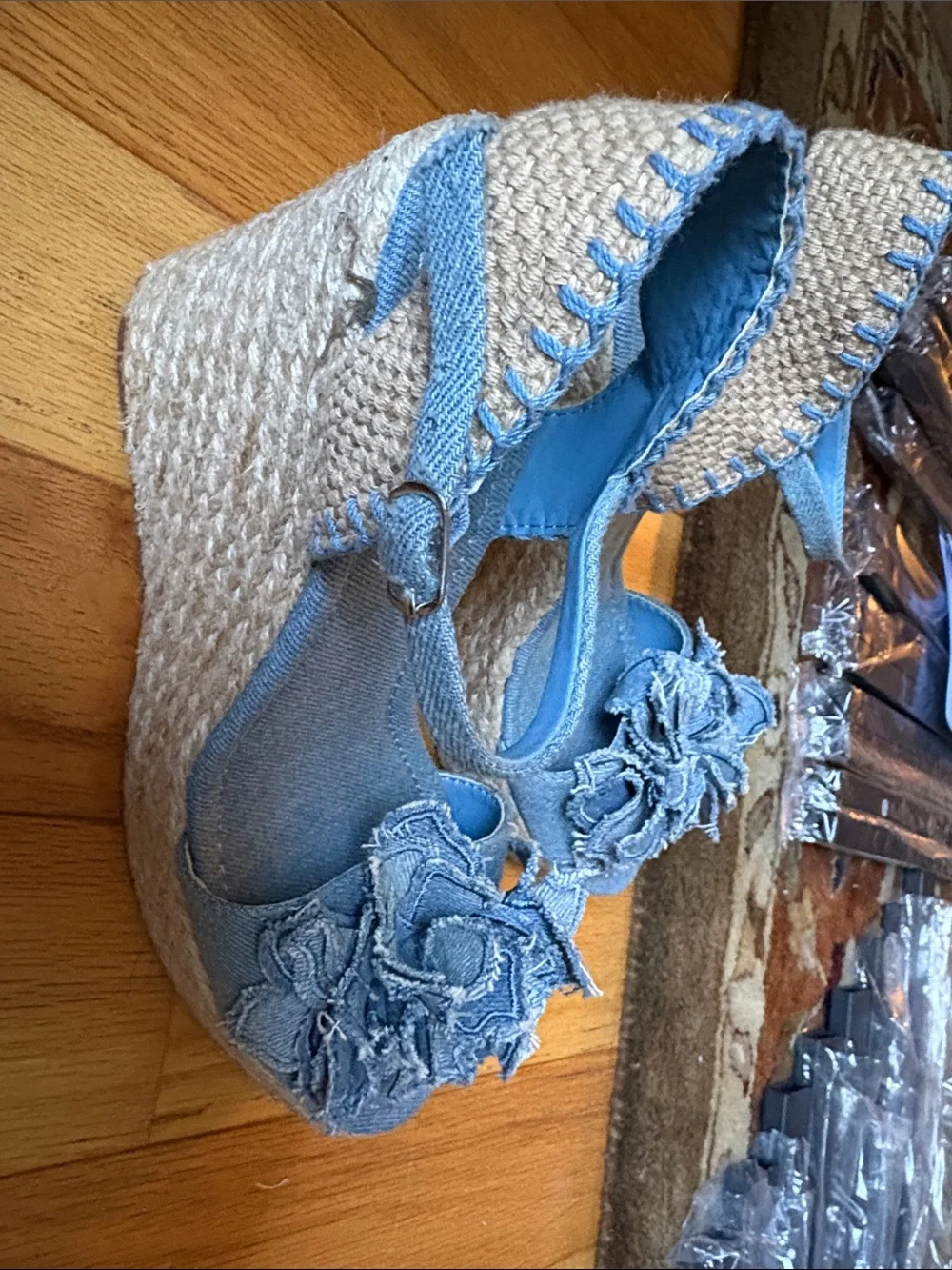Madden Girl blue strap feminine